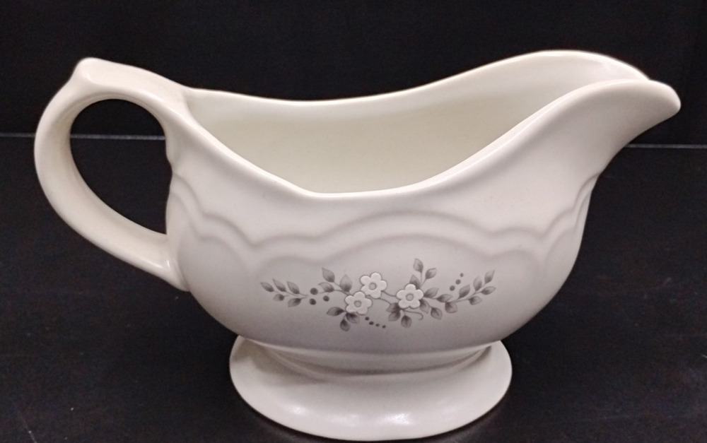Pfaltzgraff Sauce Gravy Boat Server Heirloom Pattern #436 USA
